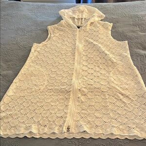 Hooded Lace Sleeveless Tunic/coverup in white